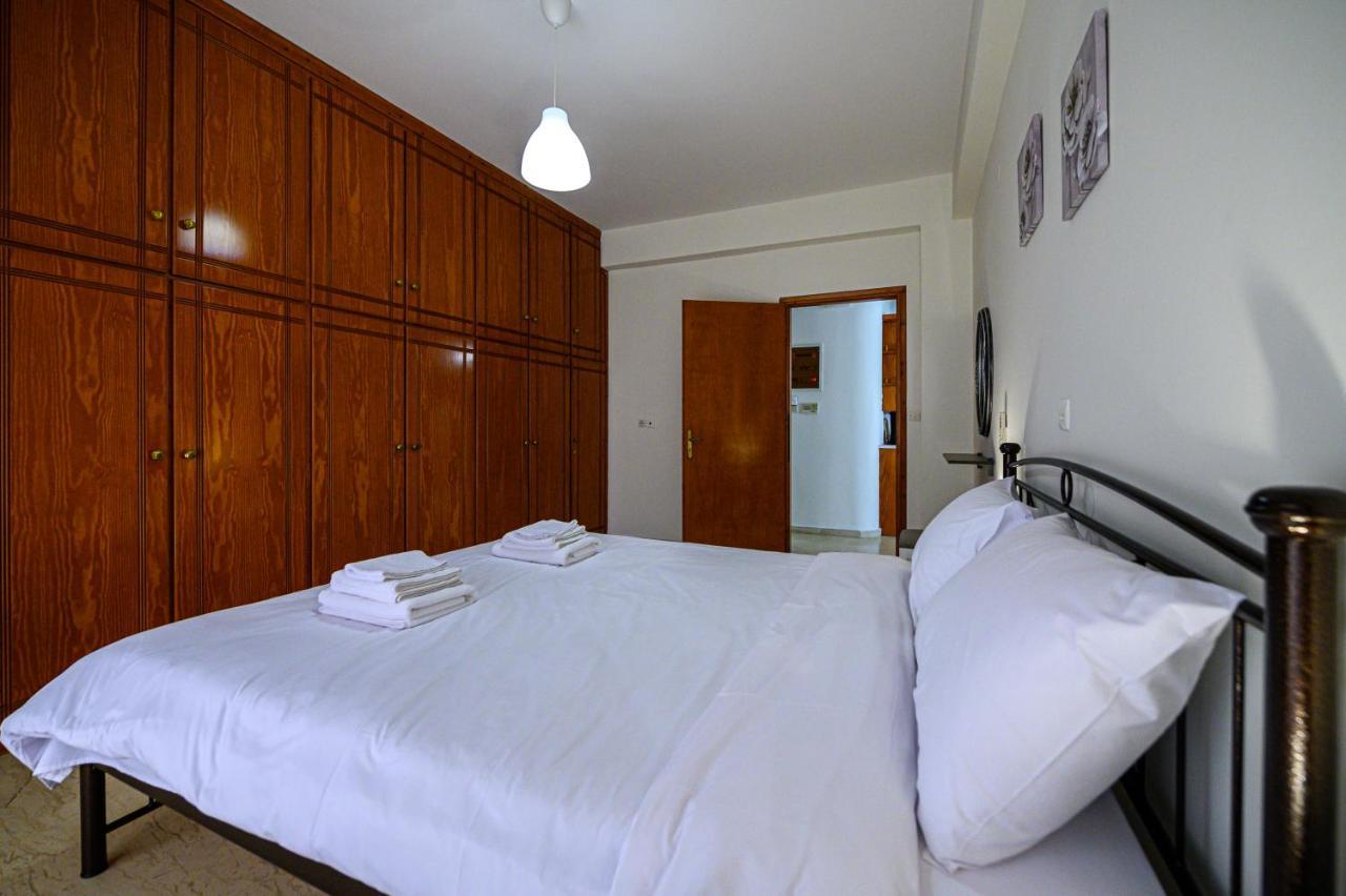 Oliva Apartment Kalamata Exterior photo