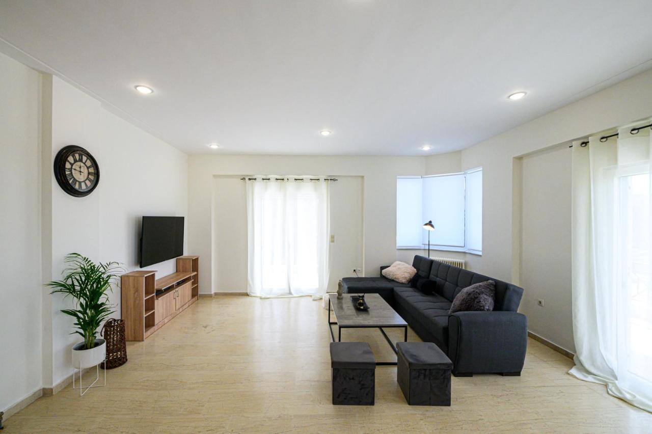 Oliva Apartment Kalamata Exterior photo
