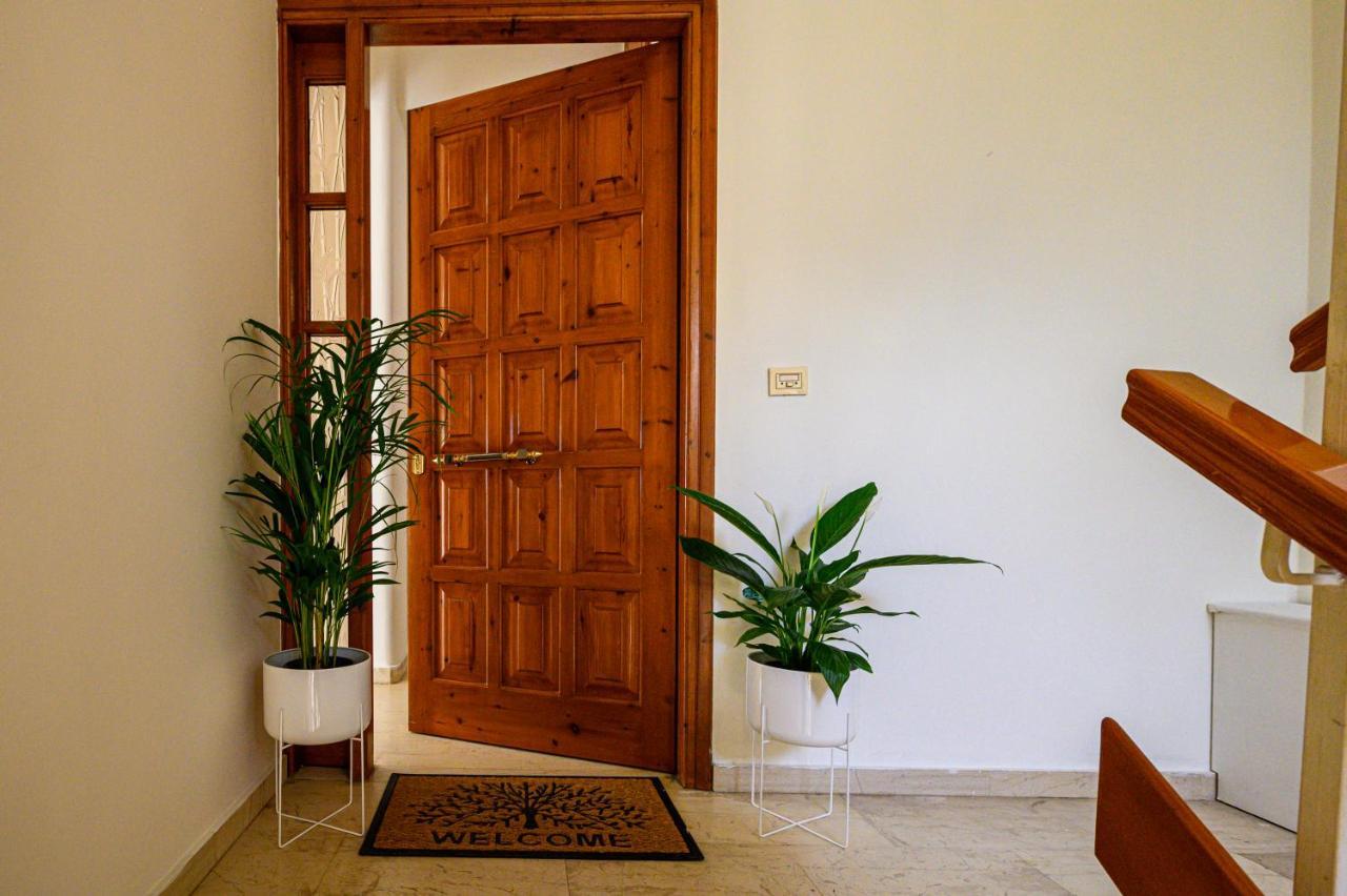Oliva Apartment Kalamata Exterior photo