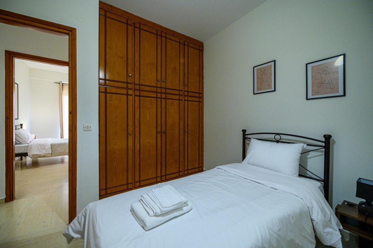 Oliva Apartment Kalamata Exterior photo
